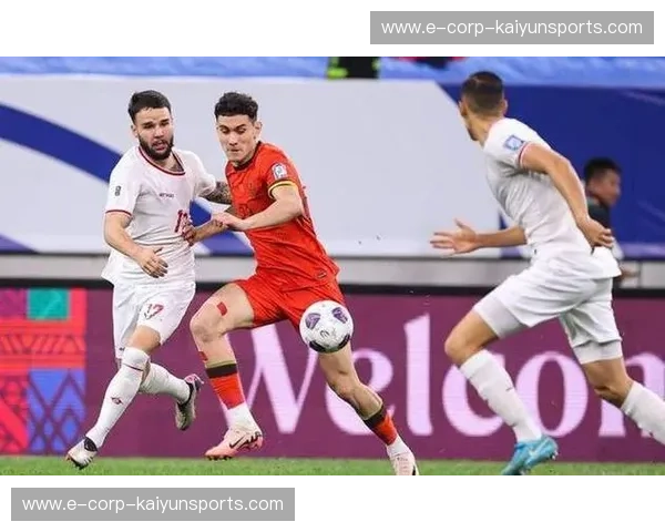 绿茵场上的浪漫与狂野：当高卢雄鸡遇上超级雄鹰，一场跨越经纬的灵魂博弈